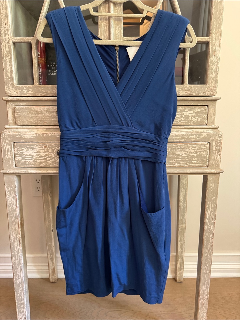 Sleeveless V-Neck Blue Dress with Draped Waist and Pockets